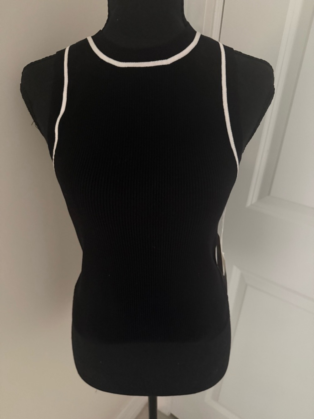 NWT Daily Practice  by Anthropologie High Neck Crop Top Size Med - Picture 4 of 6